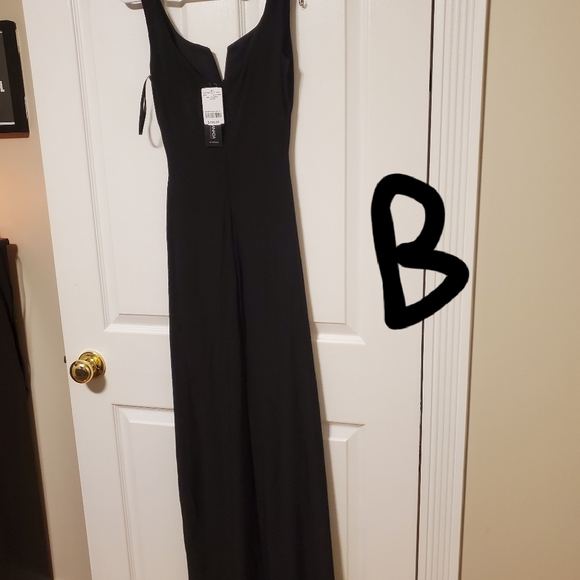 Black Knit deep v-neck gown (never worn, tags on) - Picture 2 of 4